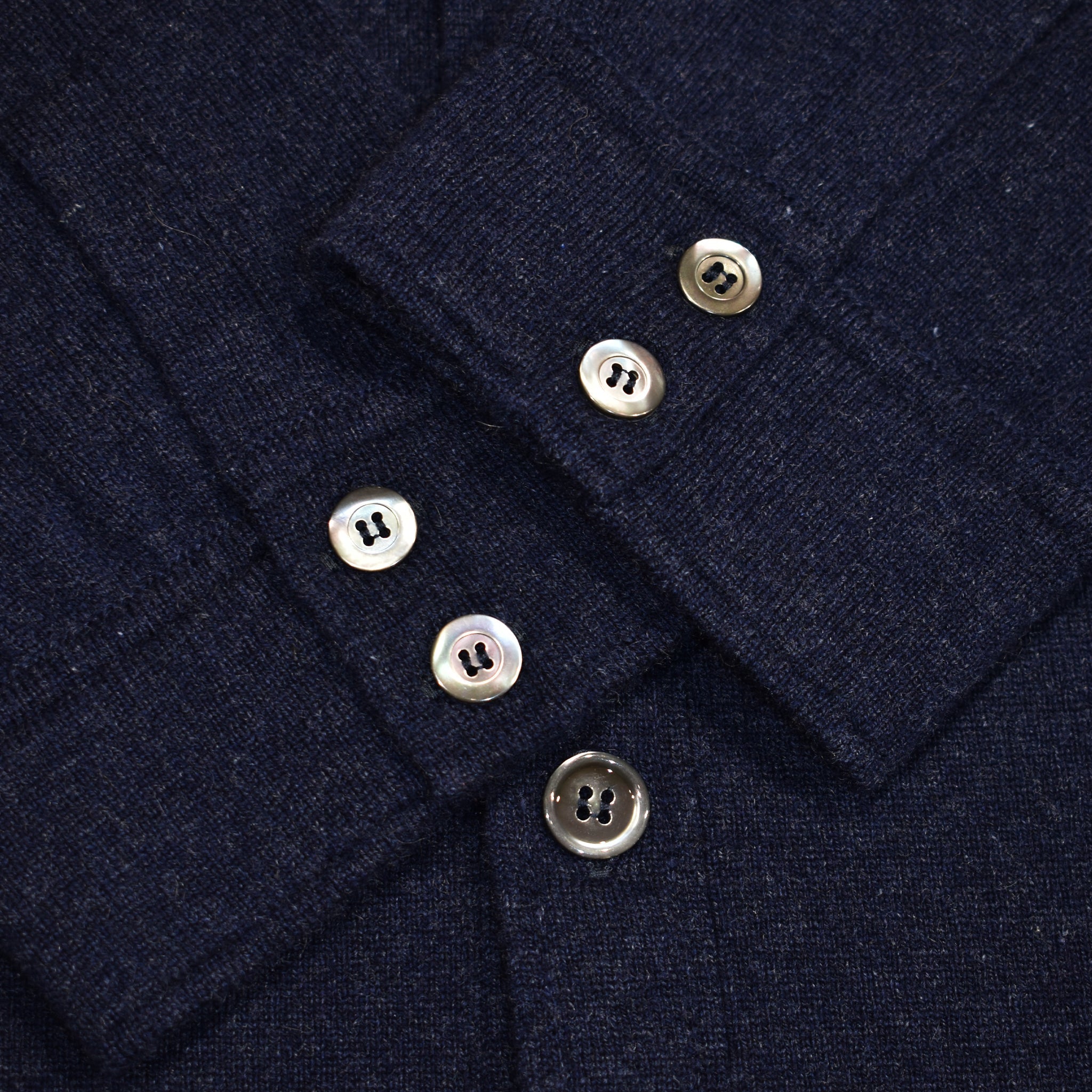 Camicia 100% cashmere blu mélange unisex dettaglio polsi - valensia